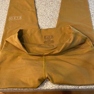 FLEO. Honey hold. Bounce fabric. Size L